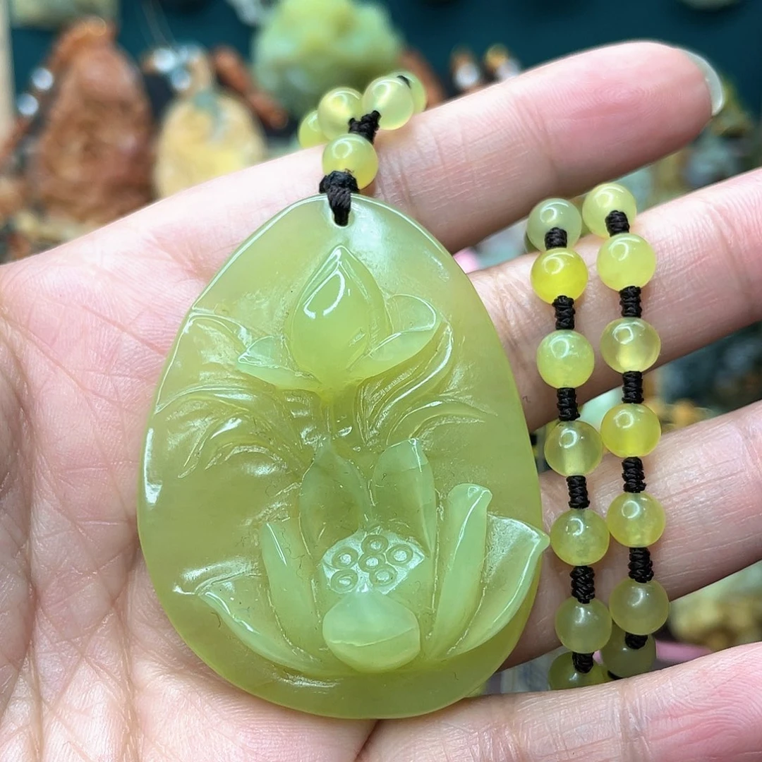 蛇纹石玉颈饰未镶嵌