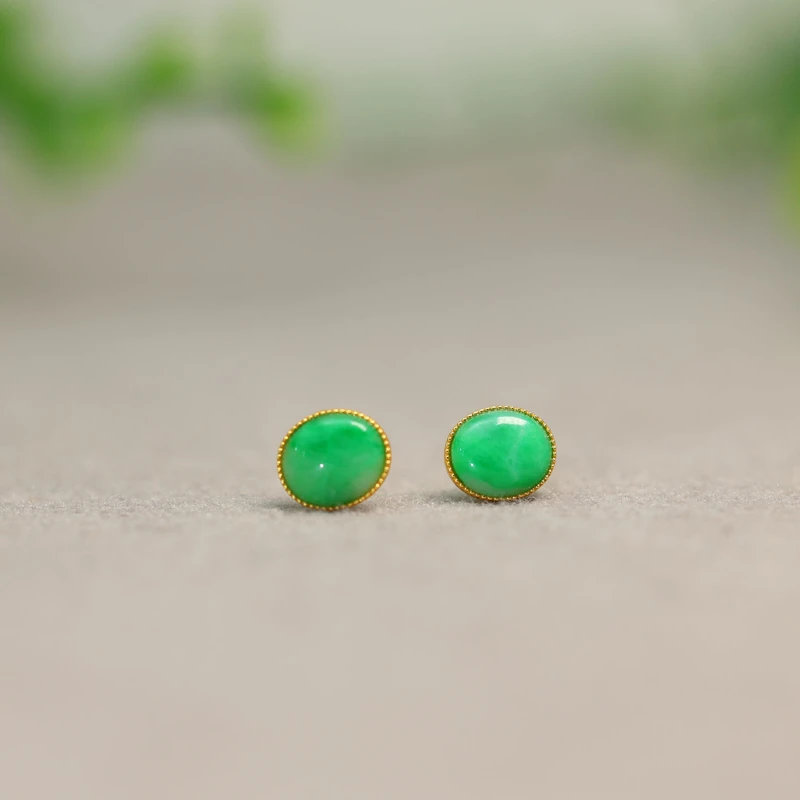 #J010 18K金镶嵌满色阳绿缅甸天然A货翡翠椭圆蛋面耳钉