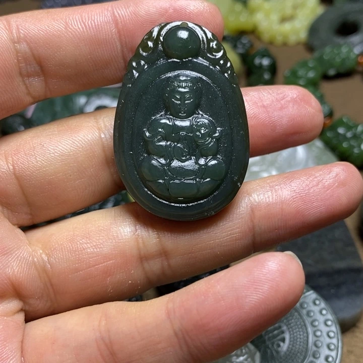 和田玉未镶嵌颈饰