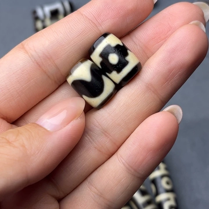 九***儿玛瑙/玉髓未镶嵌珠宝半成品
