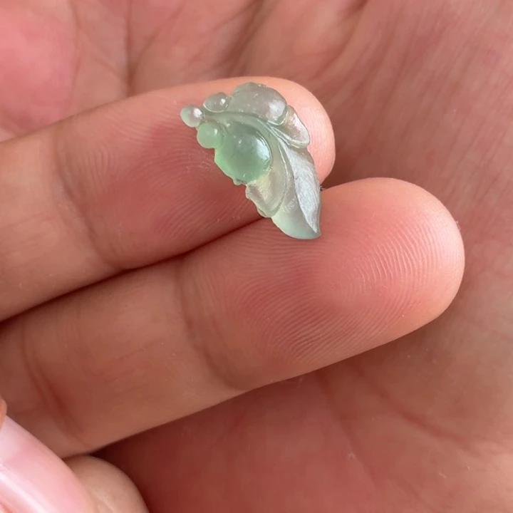 定制翡翠未镶嵌金鱼