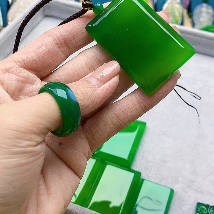 玛瑙/玉髓吊坠未镶嵌