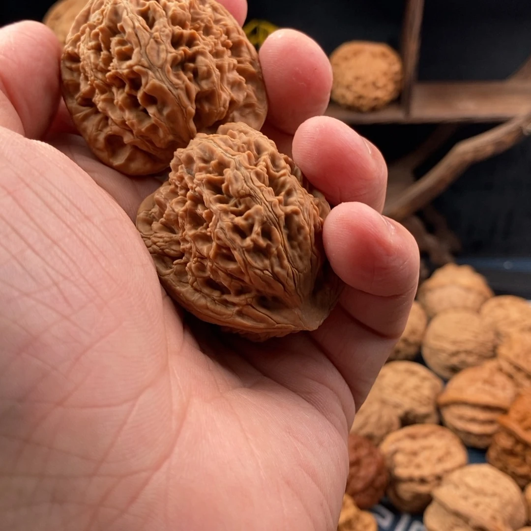 文玩核桃把件磊**840水龙纹