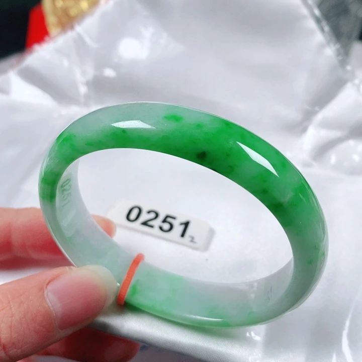 未镶嵌手镯翡翠  编号0251 贵妃53+