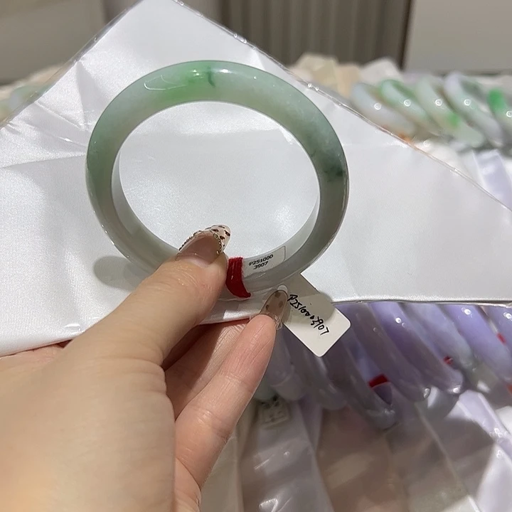 翡翠未镶嵌手镯天然翡翠手镯