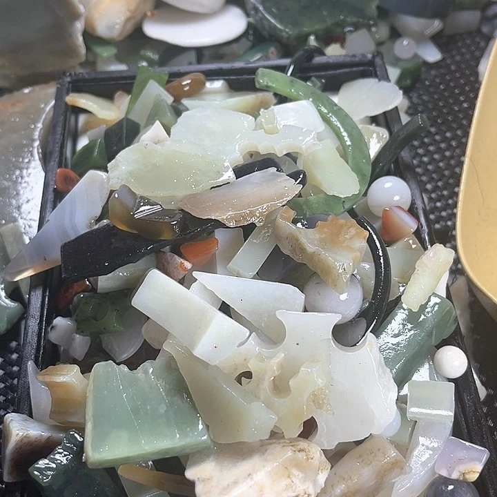 和田玉（糖玉）和田玉边角料9K金镶嵌暮**风