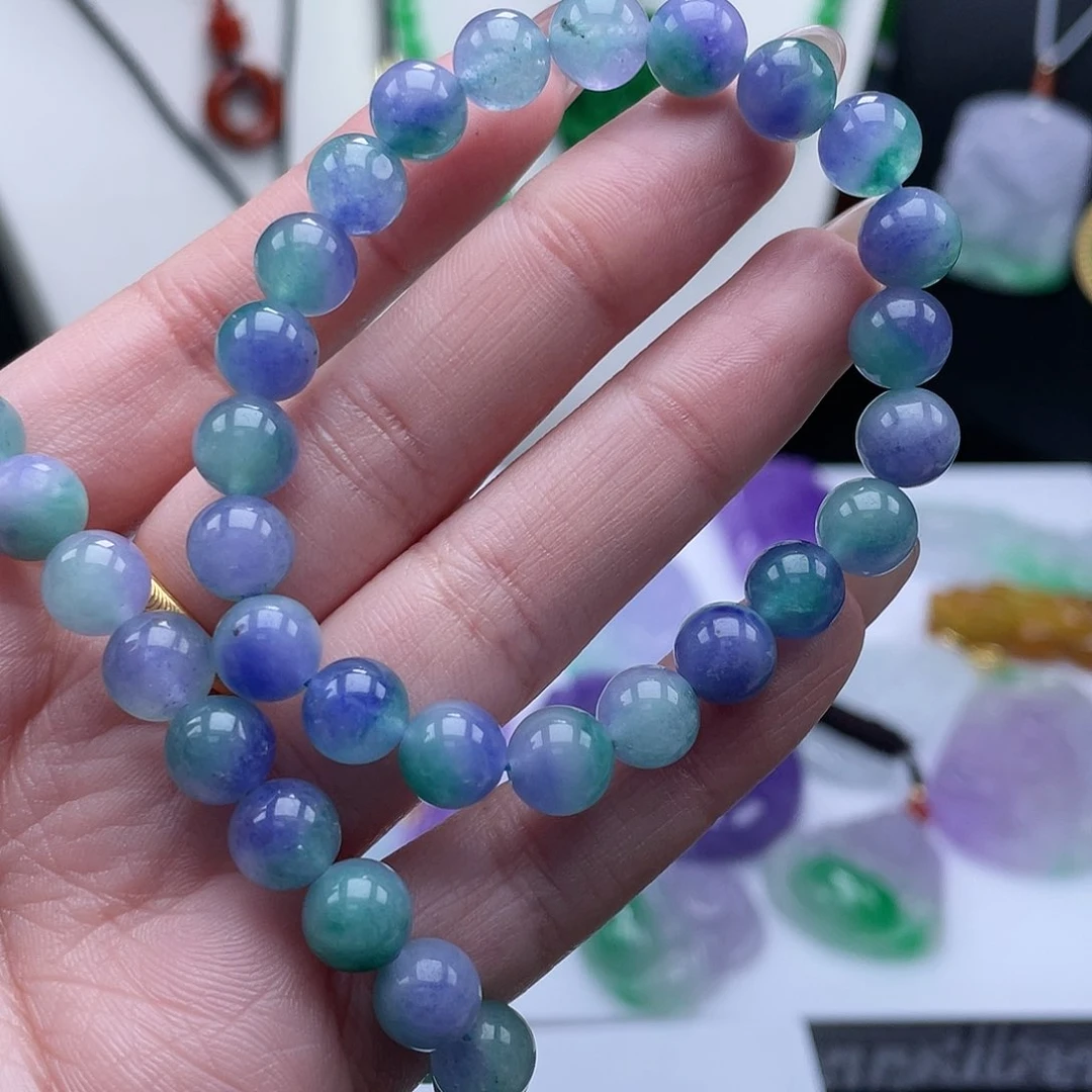 翡翠吊坠(赠链)未镶嵌