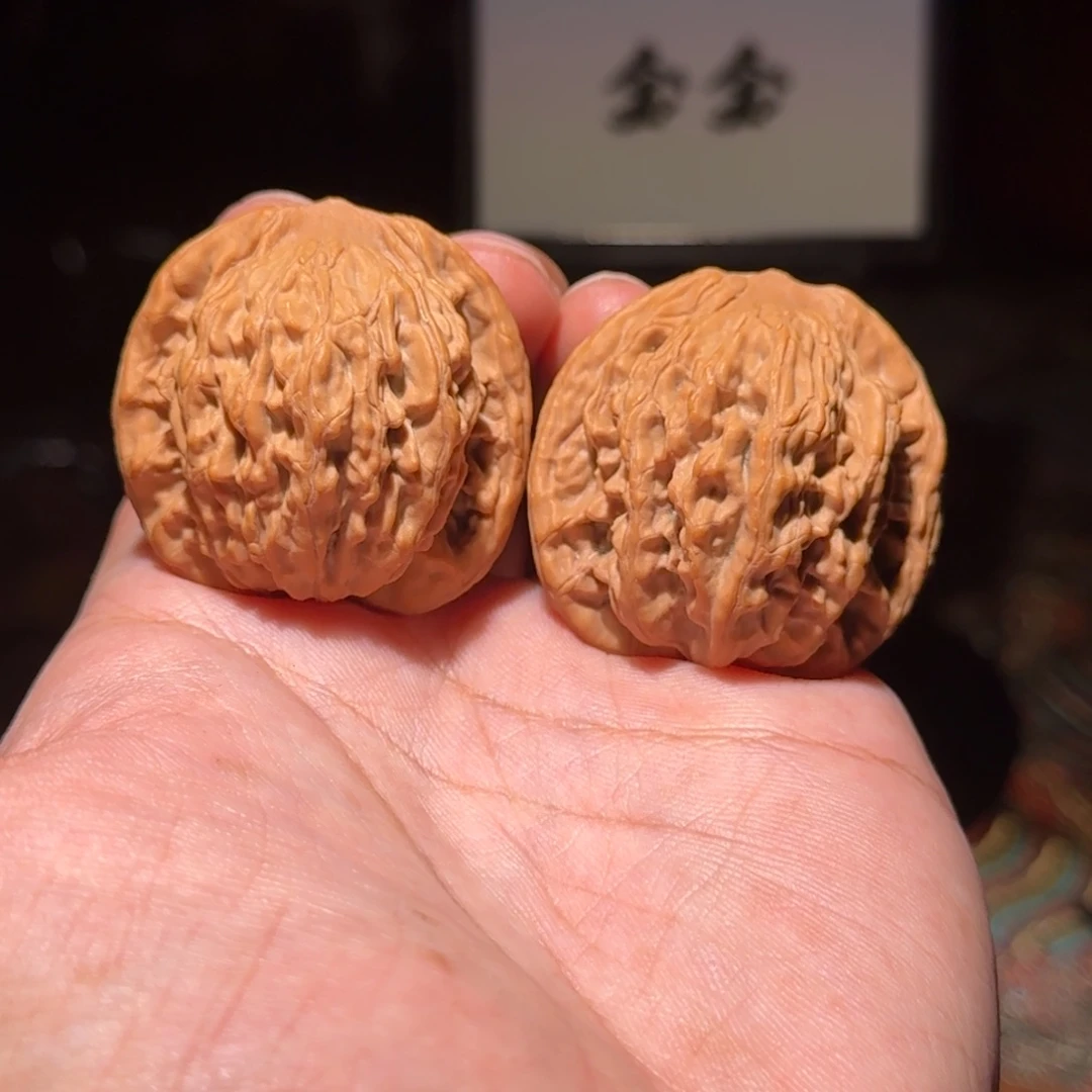 把件核桃025虎头，尺寸39
