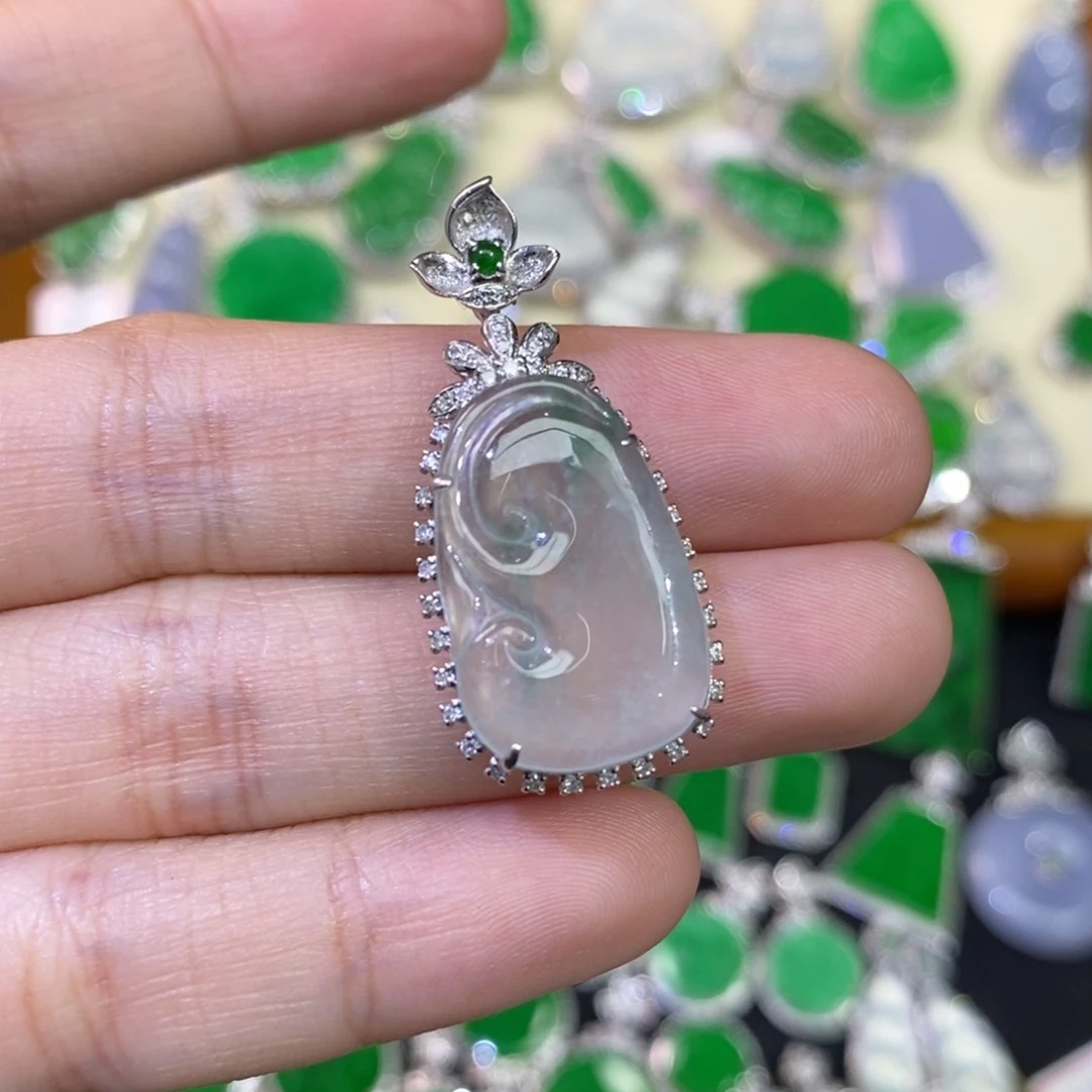 翡翠吊坠(不含链)18K金镶嵌