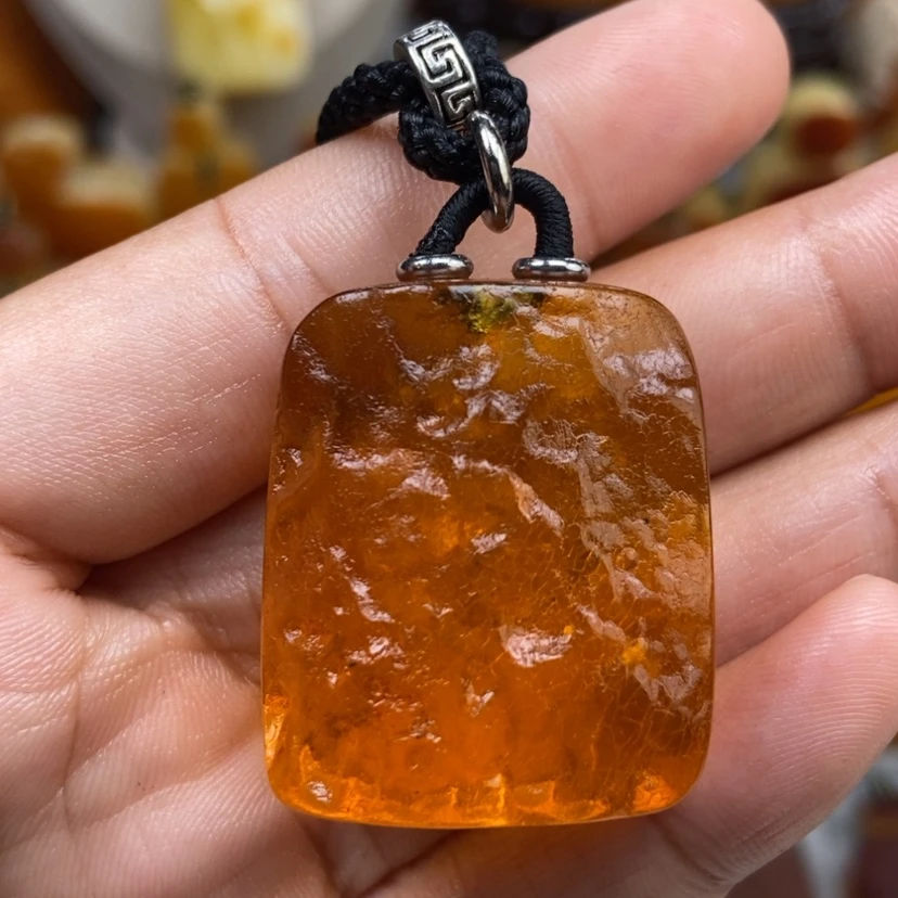 【闪购商品】琥珀颈饰未镶嵌