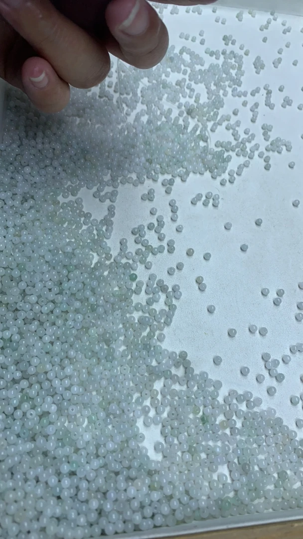 翡翠卡3➕mm散珠60颗多样性发货