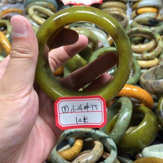 未镶嵌蛇纹石玉手镯小***Y