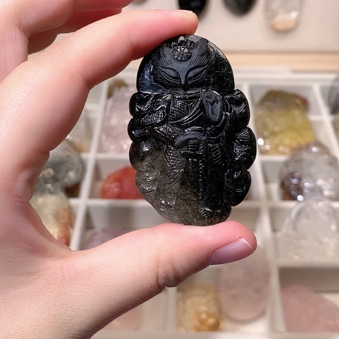 颈饰水晶未镶嵌黑发