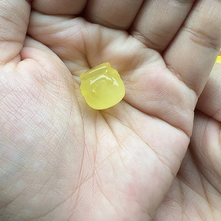 琥珀未镶嵌珠宝奇石打孔不退换