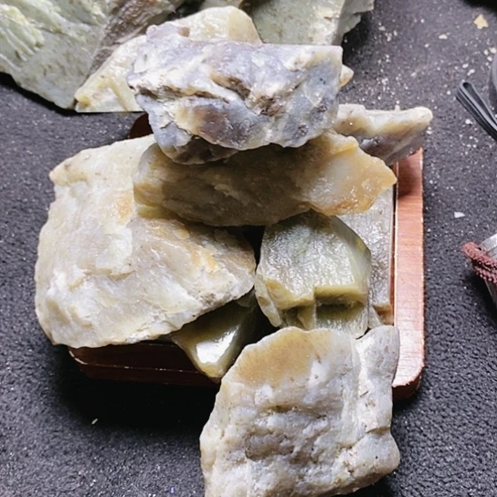 和田玉（糖玉）未镶嵌珠宝半成品