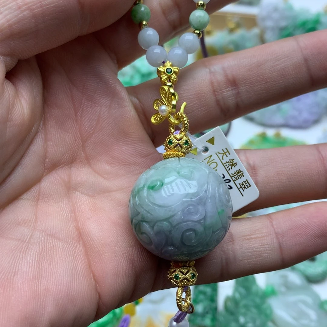 翡翠颈饰未镶嵌翡翠