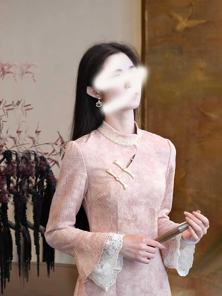 【粉花香】新中式粉色提花改良旗袍女2025春季新款蕾丝拼接连衣裙