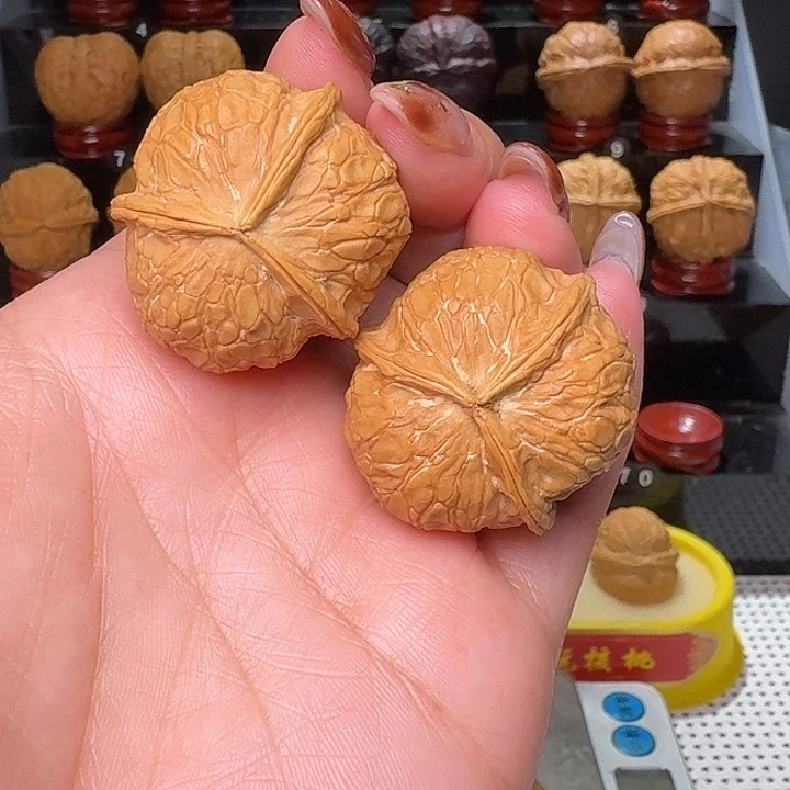 把件文玩核桃三棱34尺…………81号