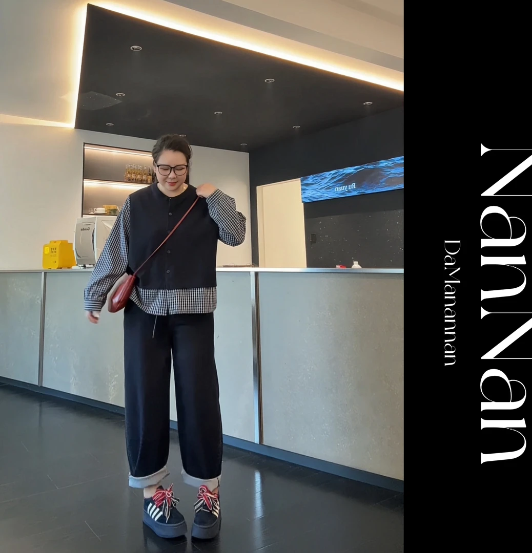 【楠楠推荐】秋季新款气质圆领百搭长袖t恤C8071