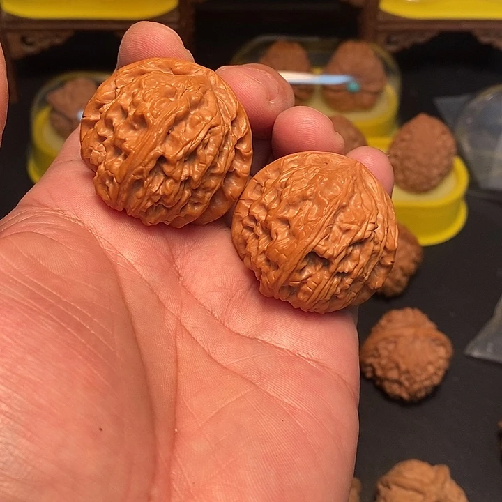 l***.文玩核桃吊坠41尺，白狮子