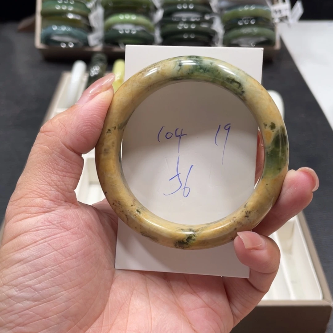未镶嵌蛇纹石玉手镯