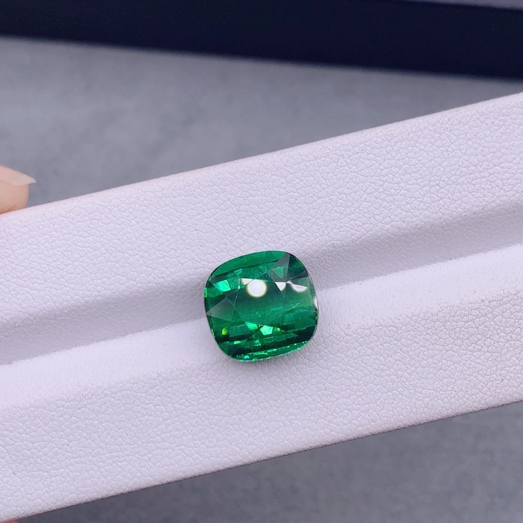 裸石未镶嵌碧玺7.71克拉