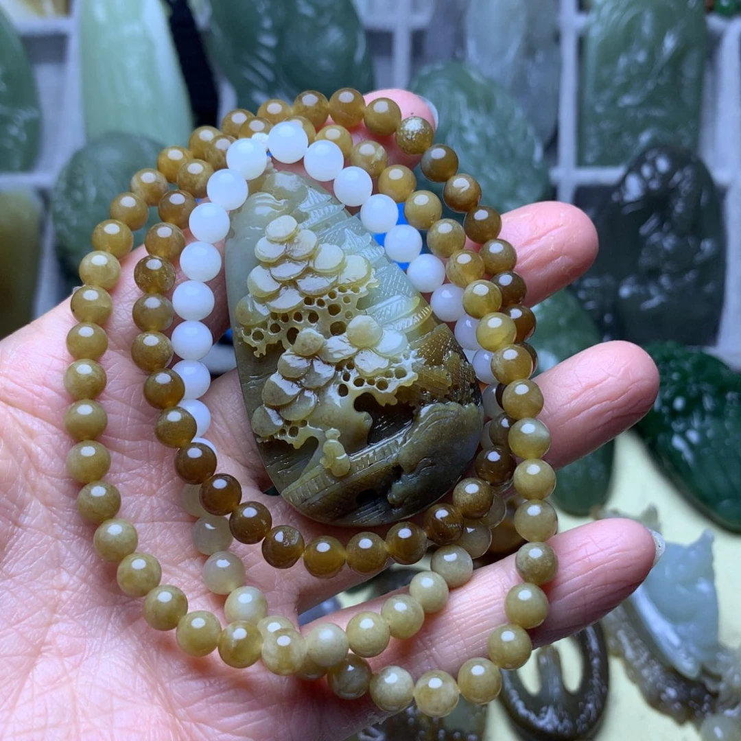 和田玉未镶嵌颈饰紫**尘