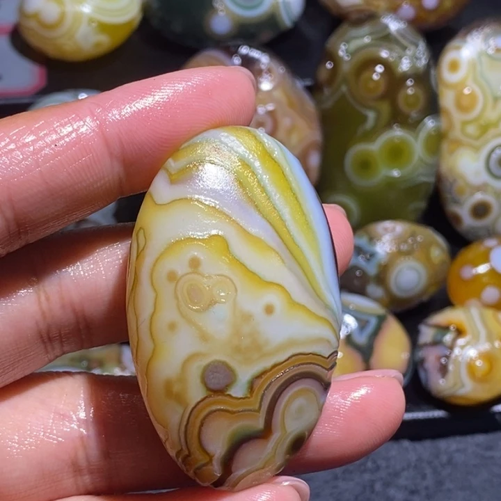 玛瑙/玉髓未镶嵌珠宝奇石37