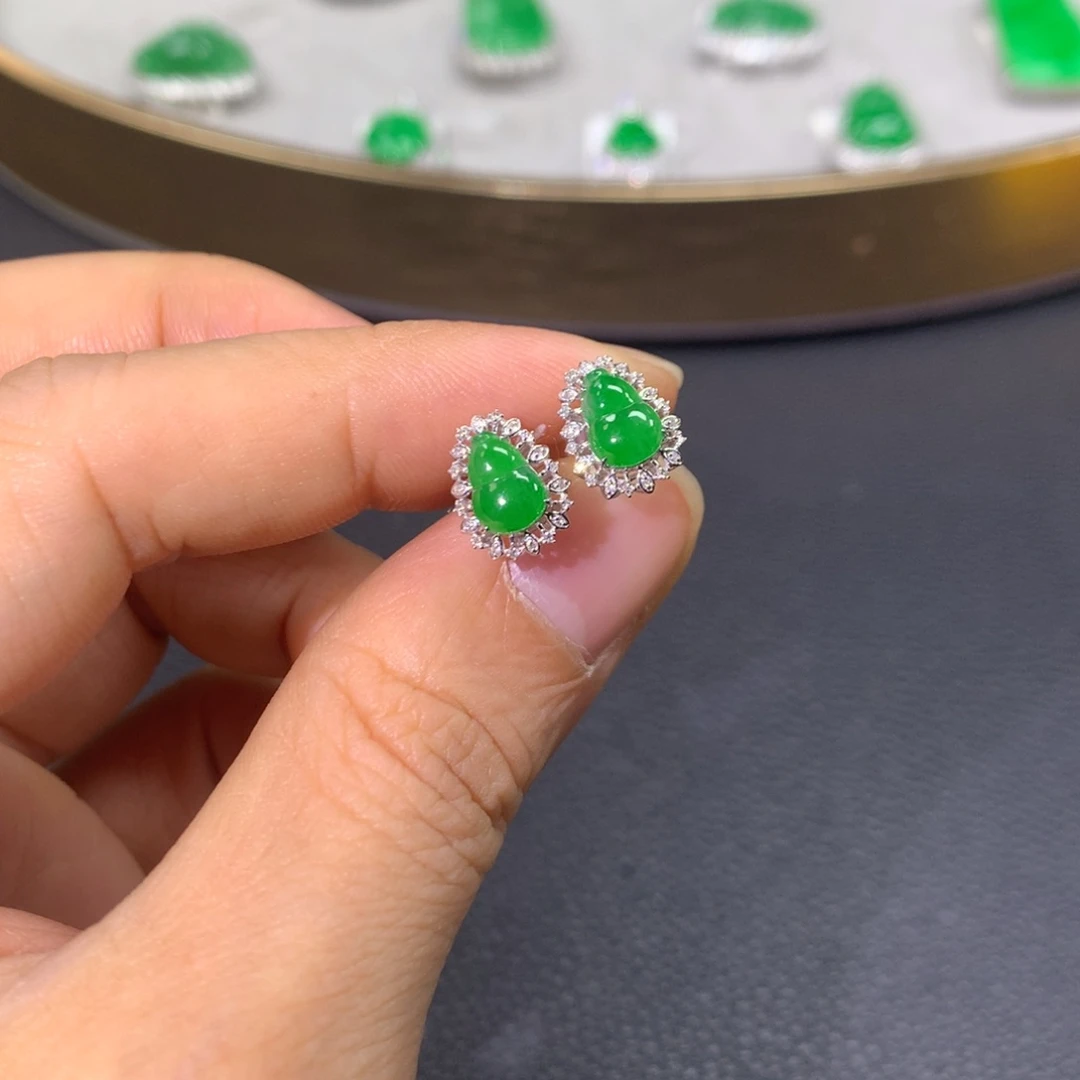 翡翠耳饰18K金镶嵌小****噜翡翠