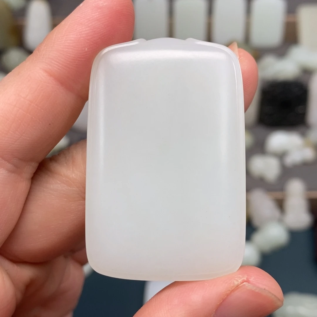 和田玉颈饰未镶嵌平安牌