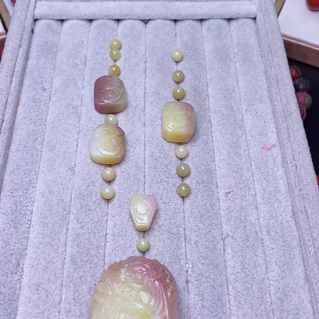 莲***水玛瑙/玉髓未镶嵌珠宝奇石盐源玛瑙定制