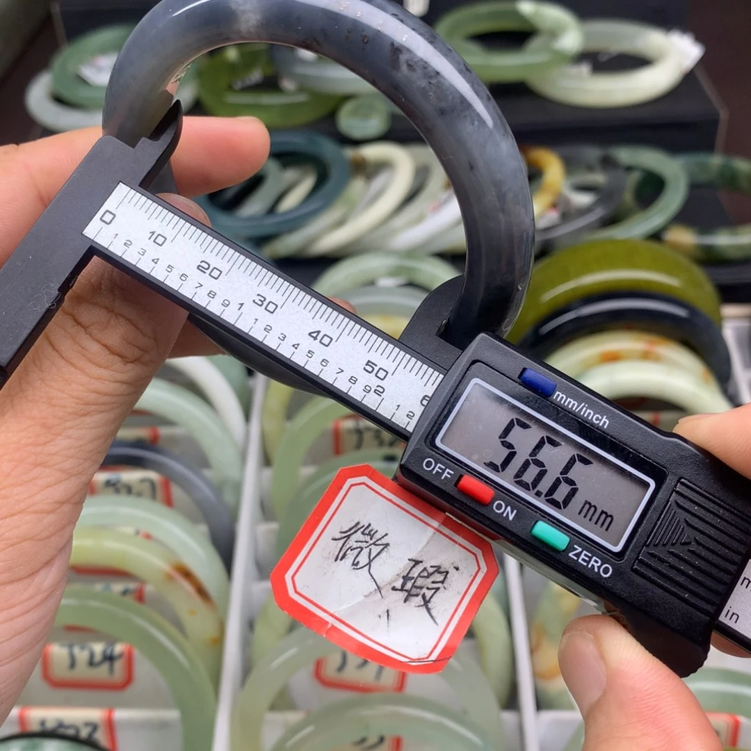 蛇纹石玉未镶嵌手镯943