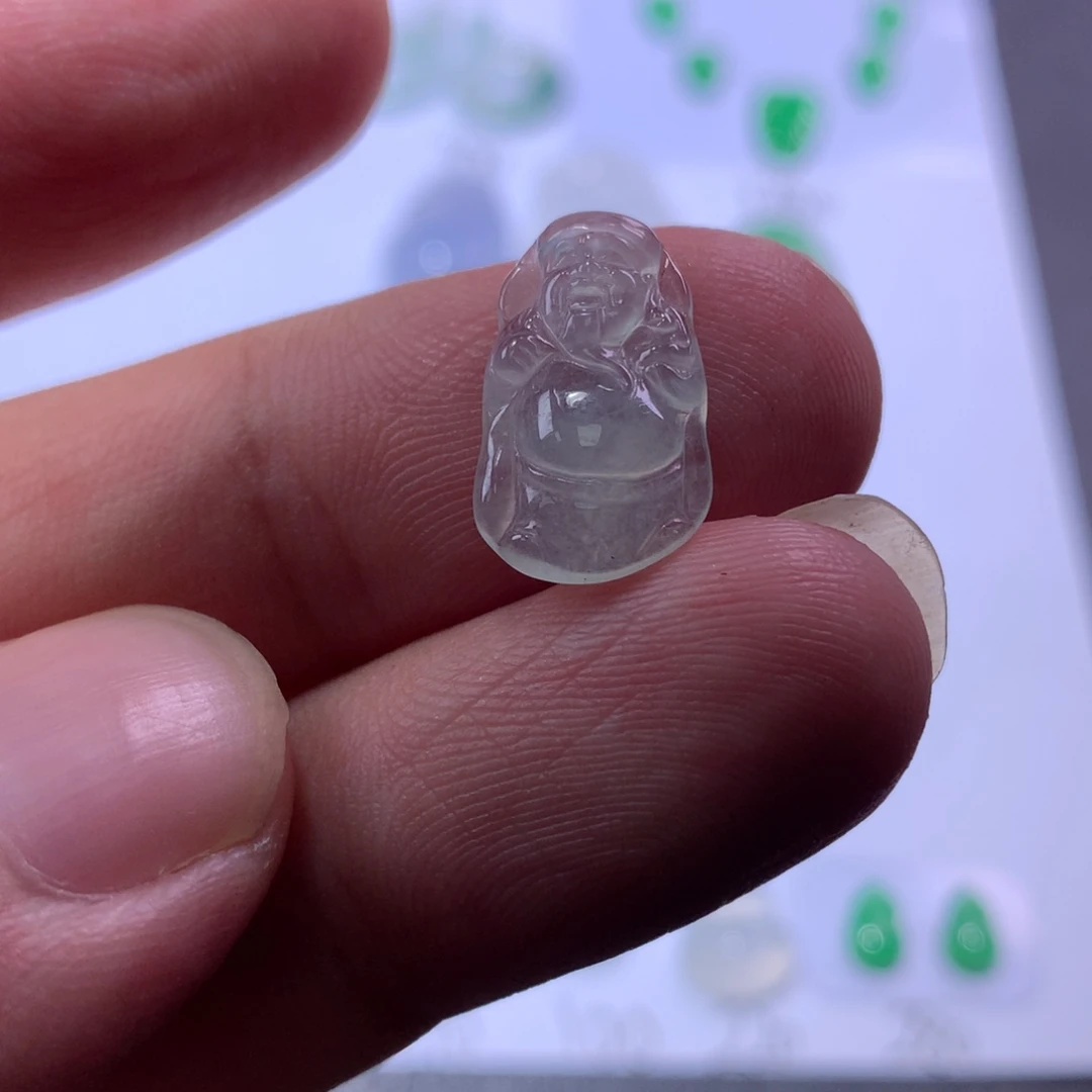 翡翠未镶嵌颈饰财神