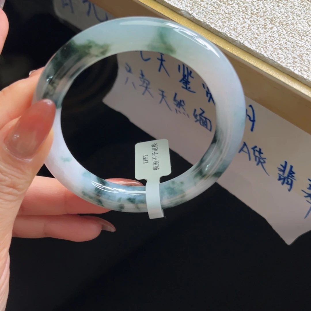 翡翠未镶嵌手镯手镯