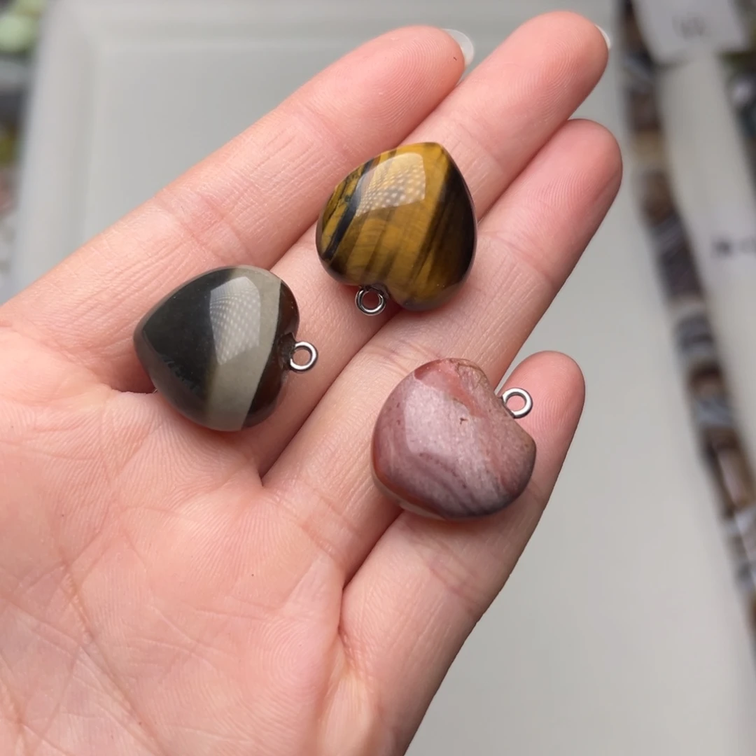 玛瑙/玉髓合金珠宝半成品K541。天然多宝爱心吊坠一个