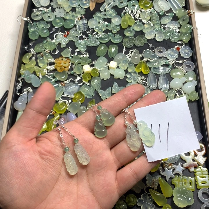 三***月蛇纹石玉合金耳钉