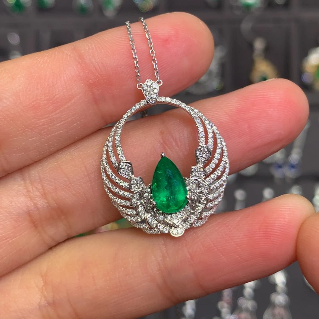 祖母绿颈饰18K金镶嵌