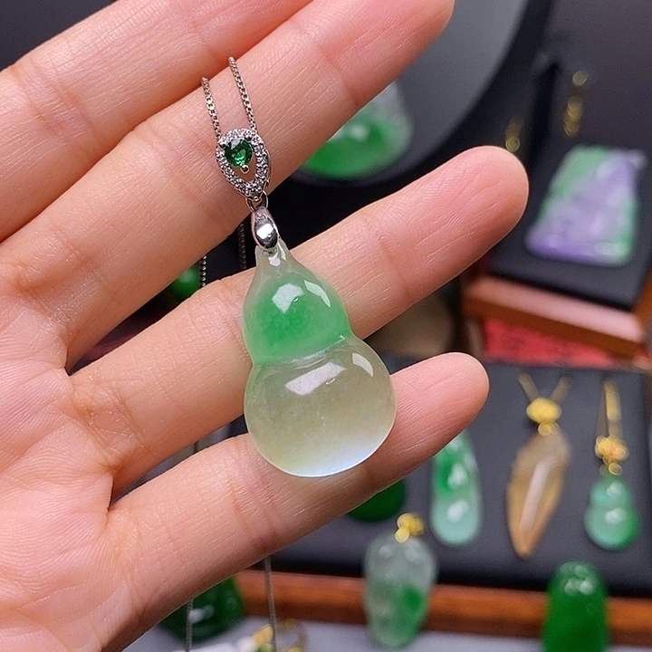 颈饰未镶嵌翡翠吊坠