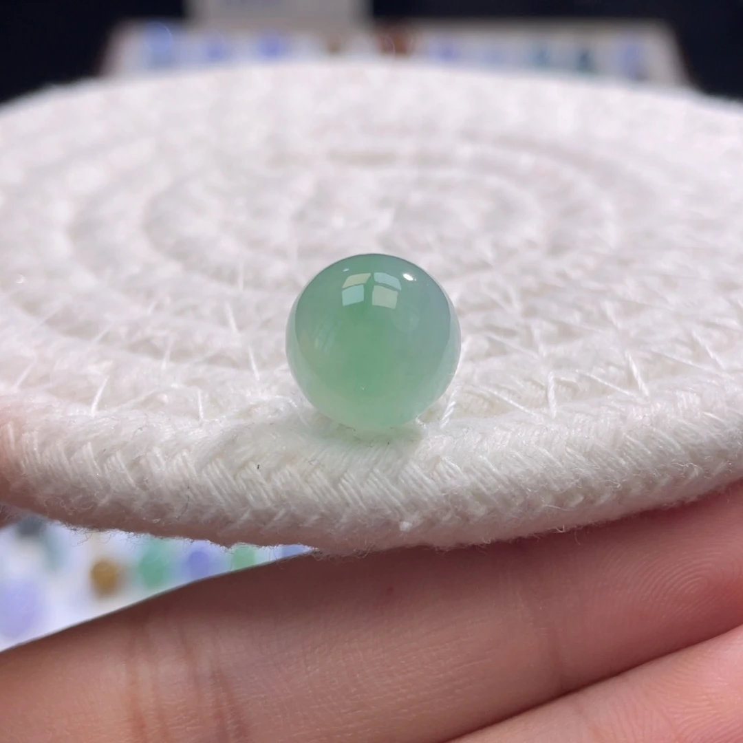 散珠翡翠特色冰绿圆珠卡11.9mm