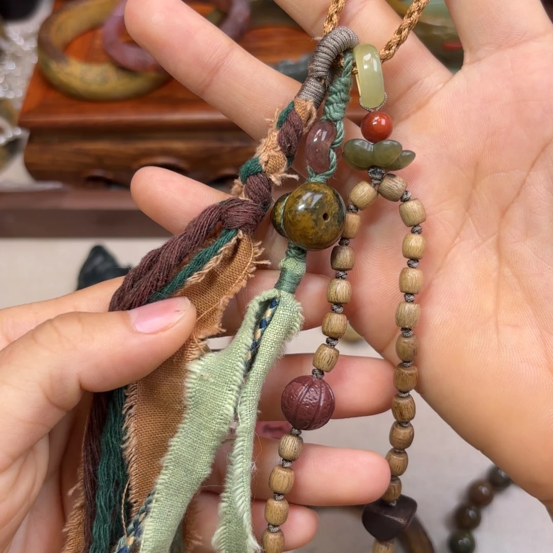 岫岩河磨玉（透闪石质玉）未镶嵌颈饰