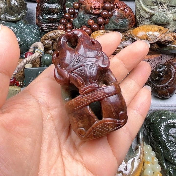 岫岩河磨玉（透闪石质玉）未镶嵌把件?