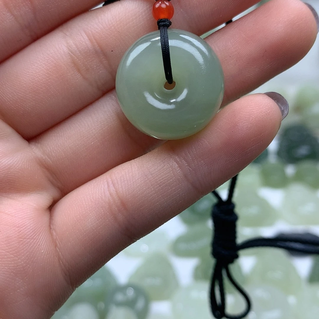 【闪购商品】颈饰未镶嵌和田玉