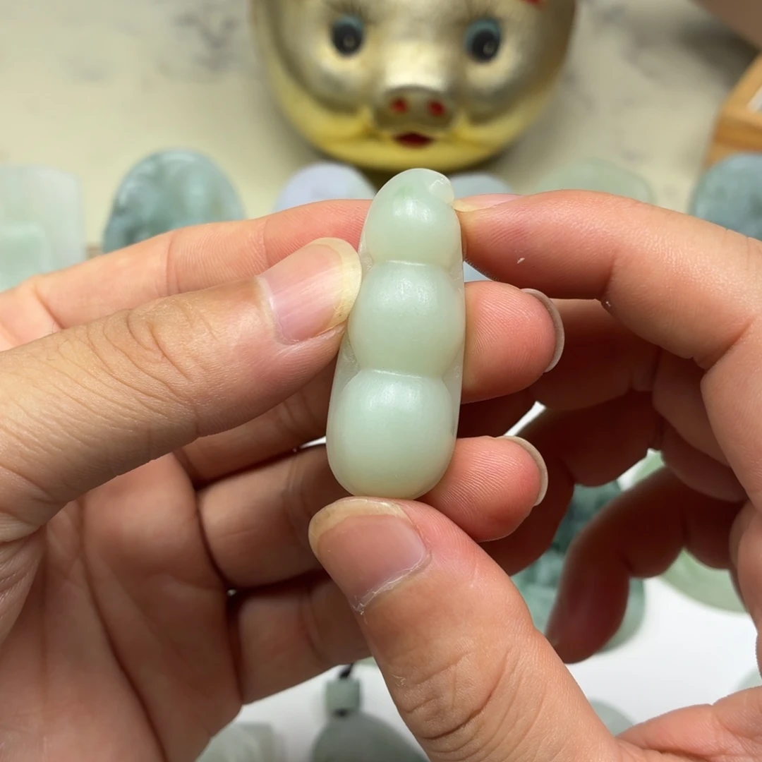 未镶嵌定制翡翠福豆