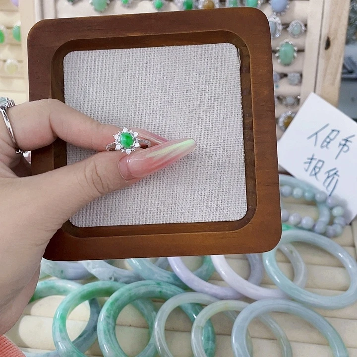 翡翠未镶嵌颈饰天然翡翠Ａ货