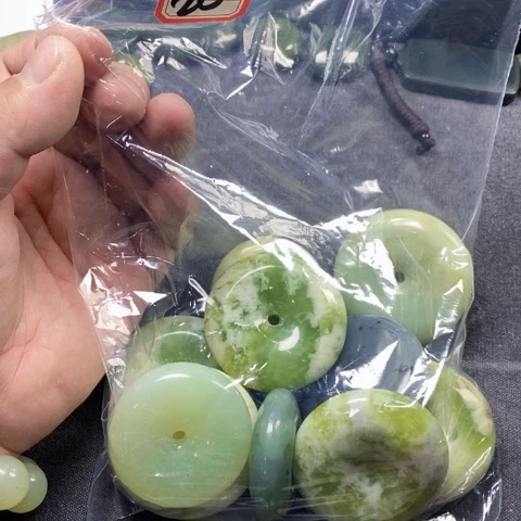 未镶嵌蛇纹石玉手链