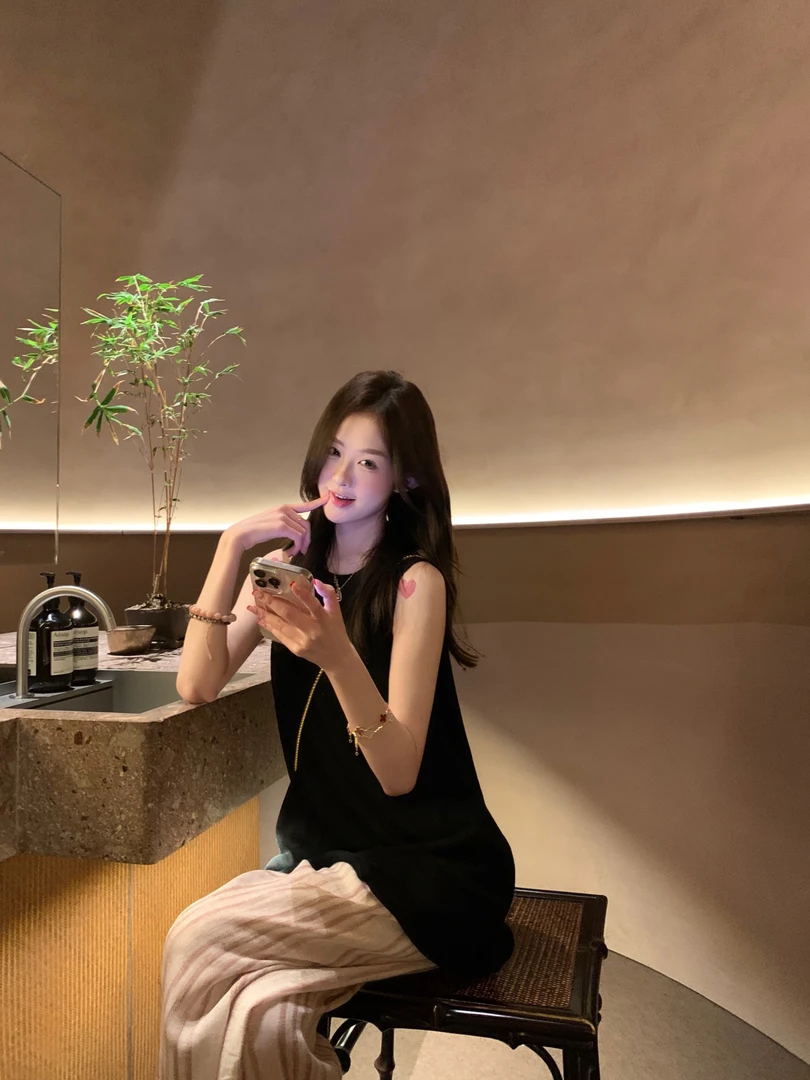 崔星星【罗马假日】高级感解构主义设计亚麻天丝简约风无袖上衣女