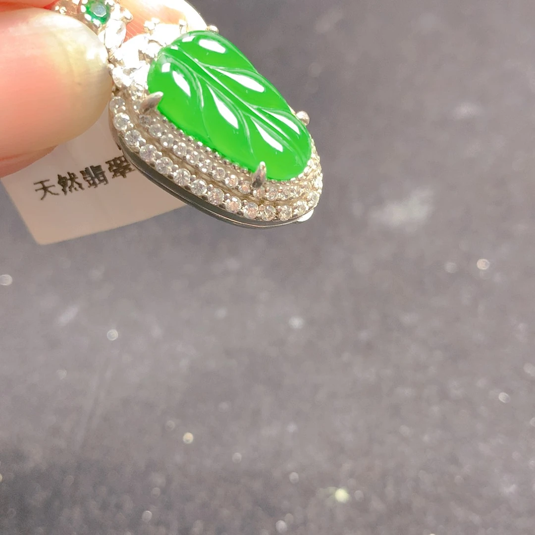 颈饰银S925镶嵌翡翠