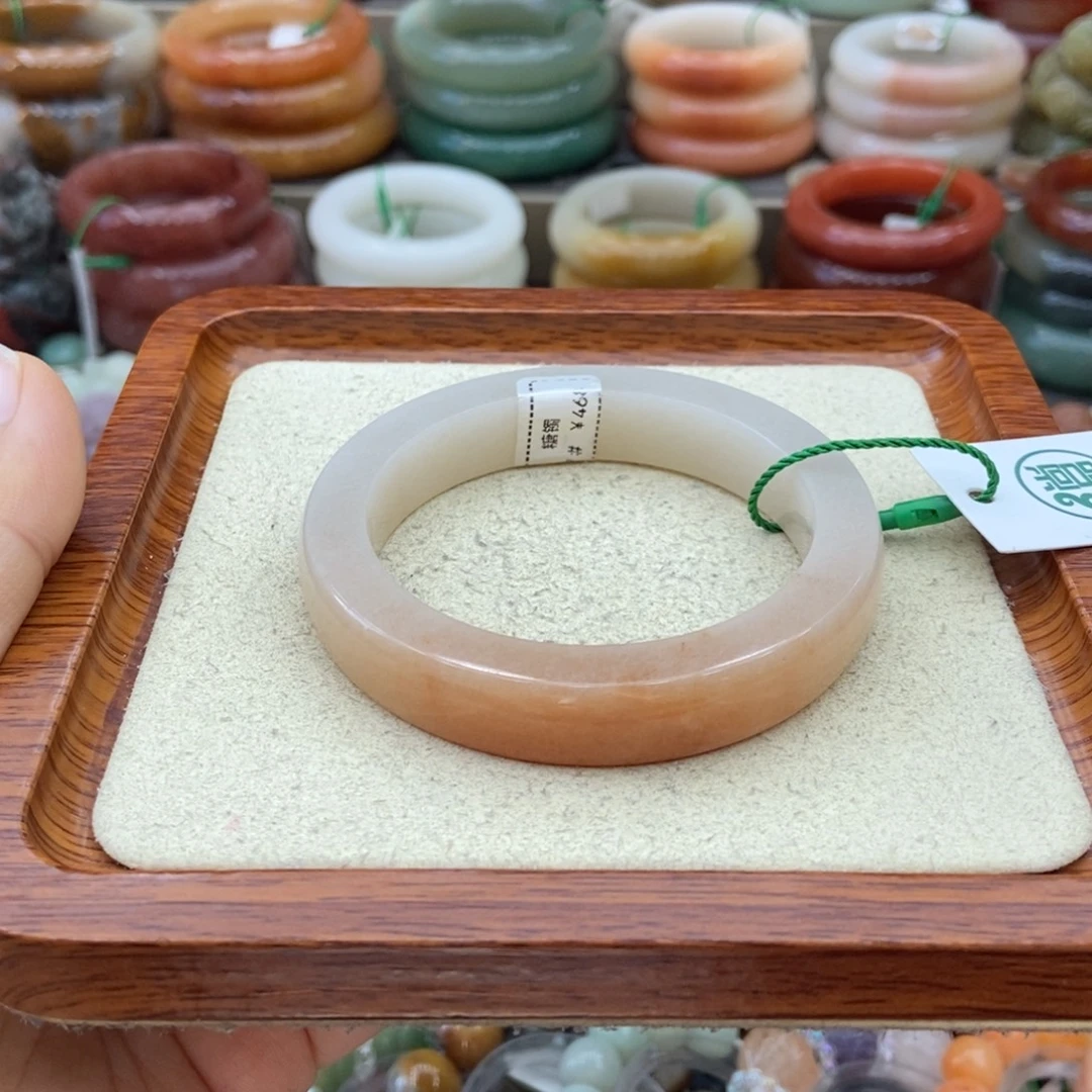 石英质玉未镶嵌手镯