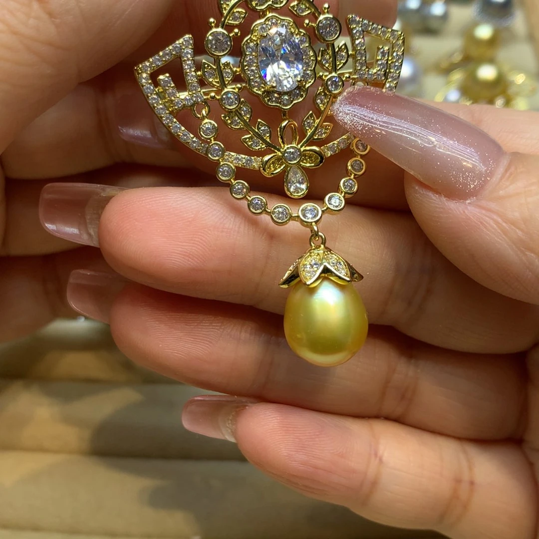 未镶嵌胸饰海水珍珠