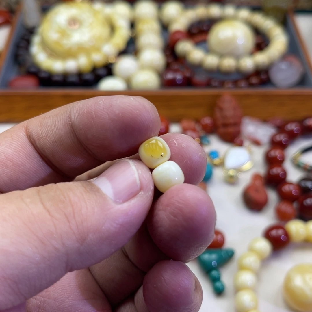 琥珀未镶嵌珠宝奇石6